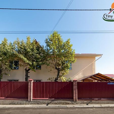 Tiny Hotel Bishkek Exterior photo